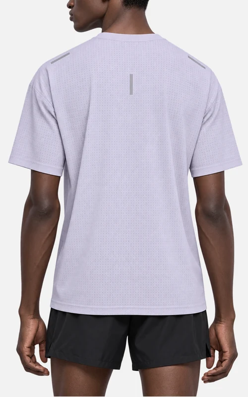 Back view of a running T-shirt with contrast shoulder and upper-back bars
